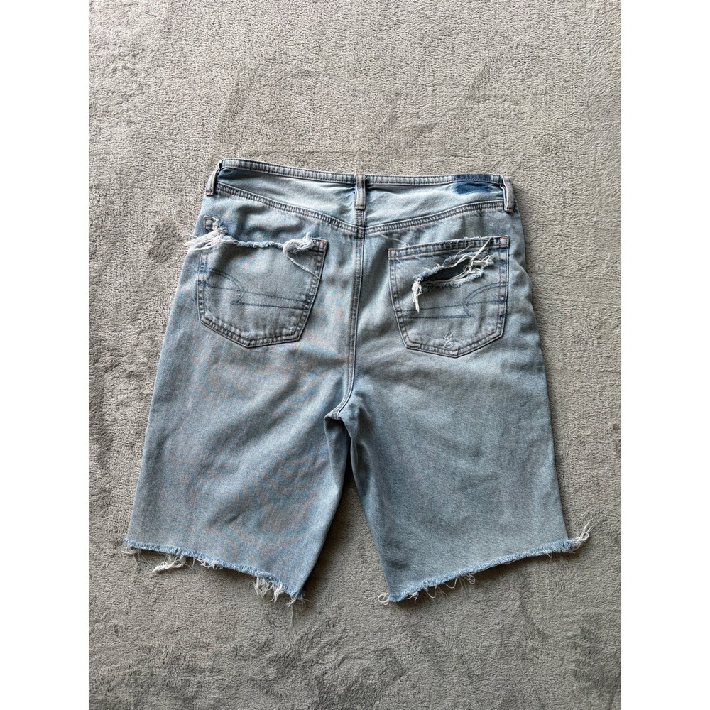 American Eagle Womens Denim Shorts 10 Light Blue Distressed Raw Hem Grunge 90s - Picture 6 of 15